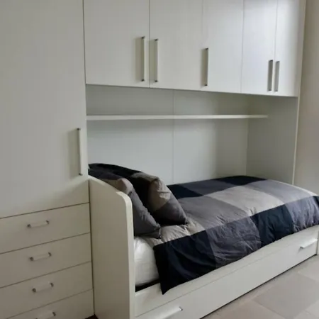 Apartment Stylish Lakefront House *