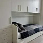 Apartment Stylish Lakefront House *